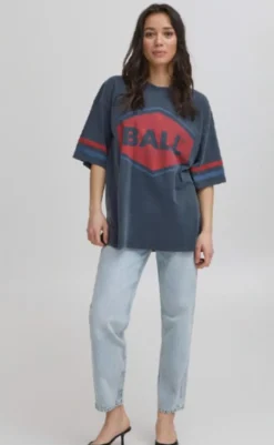 Sale T-shirt - Noemi - Sky Captain T-shirts & Toppe