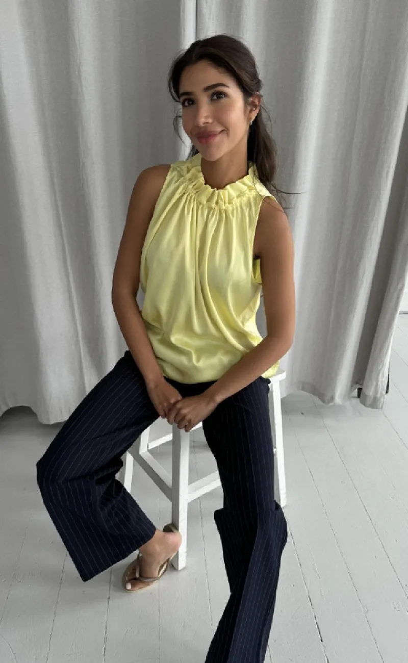 Outlet Top - Liva - Yellow T-shirts & Toppe