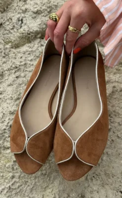 Hot Ballerina - Like A Melody - Cognac Loafers & Ballerinaer