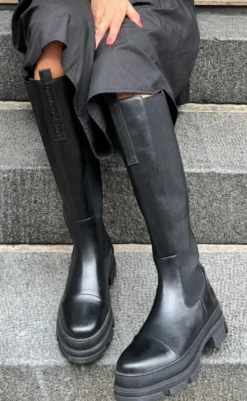 Outlet Støvle - Follow Me - Black (With Black Stiches) Støvler