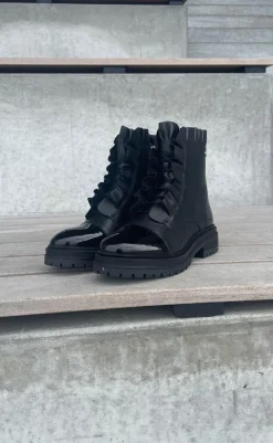 Online Støvle - Pretty - Black Patent Støvler