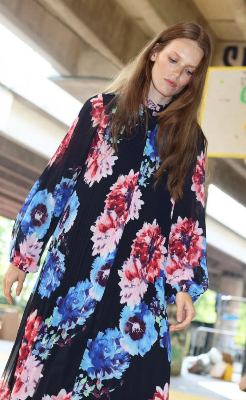Sale Kjole - Bina - Black Blossom Kjoler