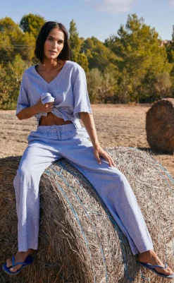 New Bluse - Lava - Off White w. Nebulas Blue Bluser