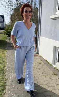 New Bluse - Lava - Off White w. Nebulas Blue Bluser