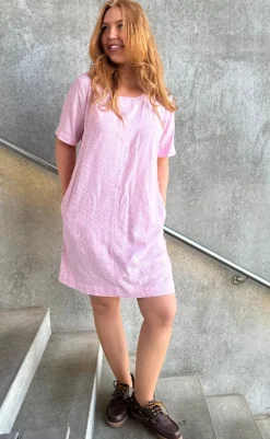 Outlet Kjole - Lava - Off-white w. Fuchsia Pink Kjoler