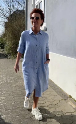 Discount Kjole - Lava - Off White w. Nebulas Blue Kjoler