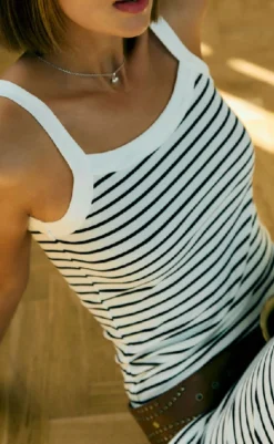 Discount Top - Zia - Brilliant White w. Navy Blazer T-shirts & Toppe|Blazere & Indejakker