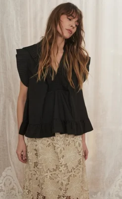 Discount Top - Ann - Black T-shirts & Toppe