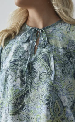 New Love & Divine Bluse - Love1135-3 - Paisley Bluser