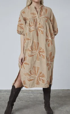 New Love & Divine Kjole - Love1009-1 - Sand Flower Kjoler