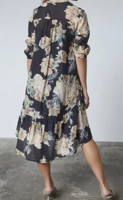 Outlet Love & Divine Kjole - Love958-9 - Black Flower Kjoler