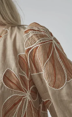 Discount Love & Divine Top - Love1339 - Sand Flower T-shirts & Toppe