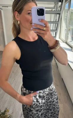 Discount Love & Divine Top - Love1228 - Black T-shirts & Toppe