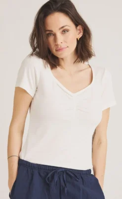 Best T-shirt - Klaudine - Cream T-shirts & Toppe