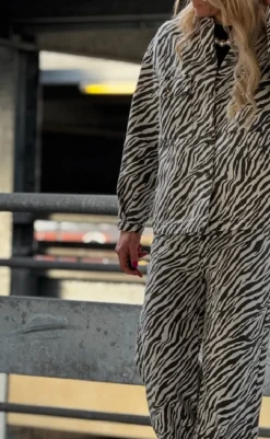 Skjorte - Noliana Zebra Denim - Black Skjorter|Striktrøjer & Sweat