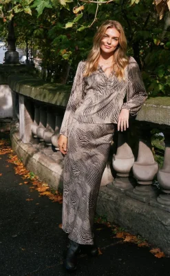 Best Bluse - Istana Floating Wave - Dark Sand Bluser