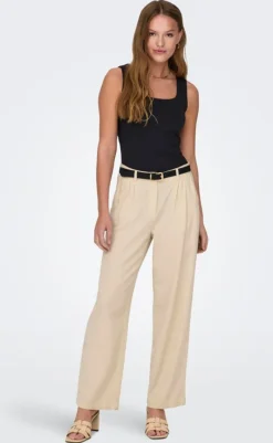 Discount Top - Lea 2 Ways - Black T-shirts & Toppe