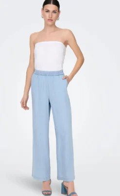 Discount Top - Love Life - White T-shirts & Toppe