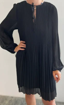 Kjole - Naomie O-Neck Short - Black Kjoler