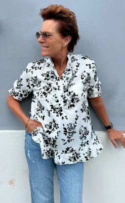 Hot Bluse - Philine - White/Black Roses Bluser