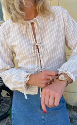 Bluse - Cornelia - Camel / White Stripe (vendbar) Bluser