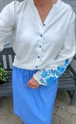 Discount Bluse - Molly - Off White w. Blue Bluser