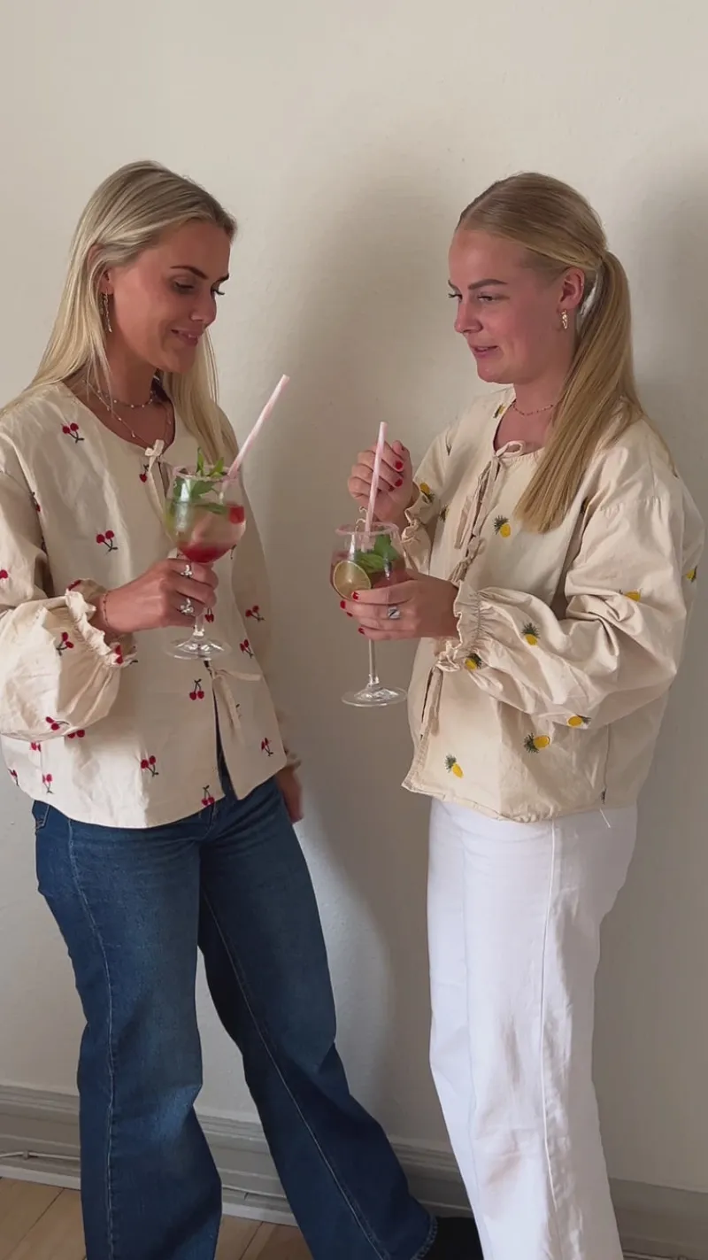 Sale Bluse - Leonora - Off White W. Cherry Bluser