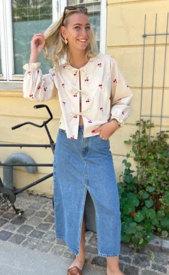 Sale Bluse - Leonora - Off White W. Cherry Bluser