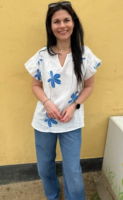 Clearance Bluse - Emma - Blue Leaf Embroidery Bluser