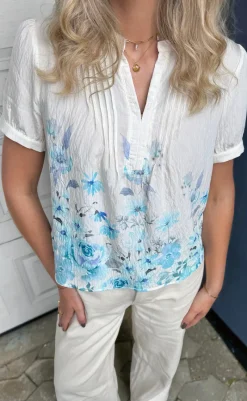 Clearance Bluse - Nina - Off White W. Blue Flowers Bluser
