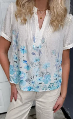 Clearance Bluse - Nina - Off White W. Blue Flowers Bluser