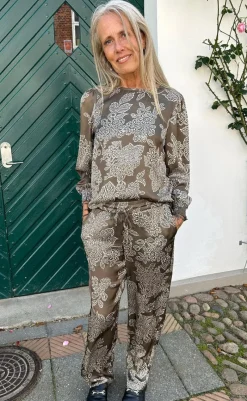 Clearance Bluse - Chili - Dark Brown Flower Bluser