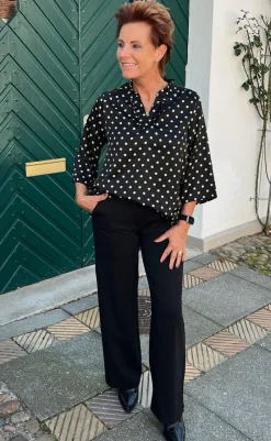 Bluse - Datia - Black W. Green Dots Bluser