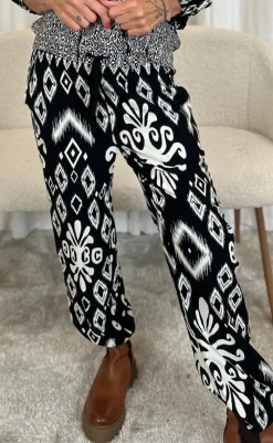 Outlet Bukser - Tora - Black/White Paisley Bukser & Jeans