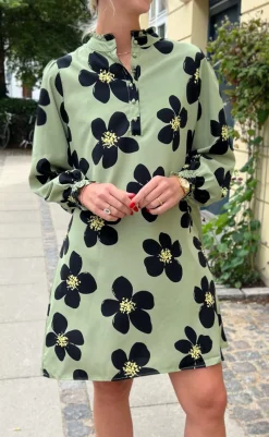 Discount Kjole - Augusta - Dusty Green/Black Flower Kjoler