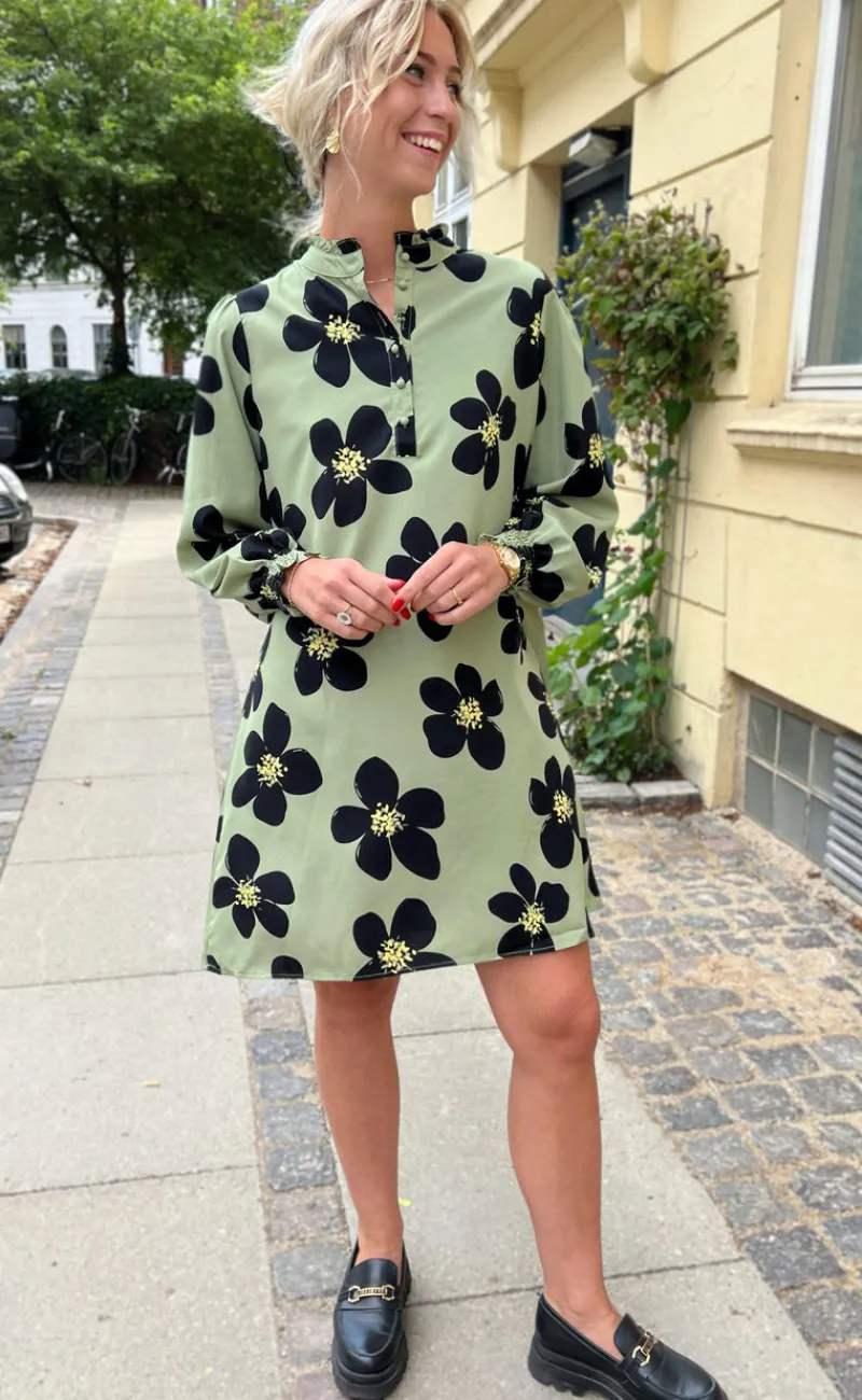 Discount Kjole - Augusta - Dusty Green/Black Flower Kjoler