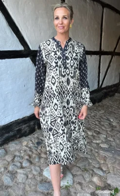 Best Kjole - Helena - Black / Off White Kjoler