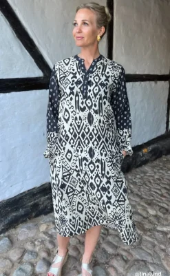 Best Kjole - Helena - Black / Off White Kjoler