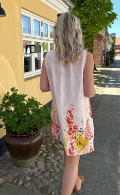 Discount Kjole - Silja - Dreamy Flower Kjoler