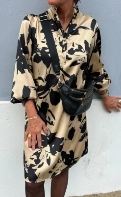 Discount Kjole - Augusta - Camel / Black Flower Kjoler