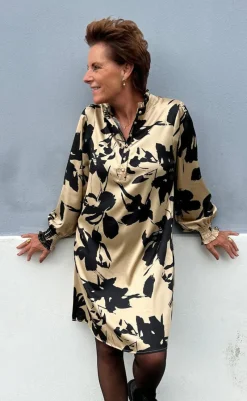 Discount Kjole - Augusta - Camel / Black Flower Kjoler