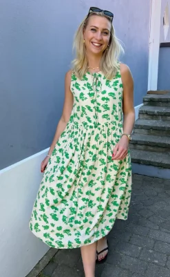 Best Kjole - Heidi - White/Green Flowers Kjoler