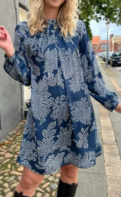 Outlet Kjole - Hazel - Navy Blue Flower Kjoler