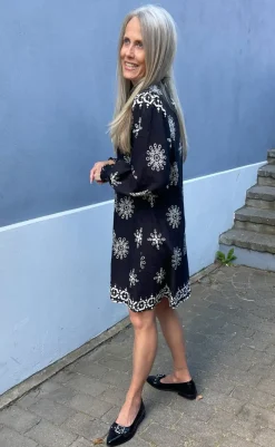 Outlet Kjole - Augusta - Black W. White Kjoler