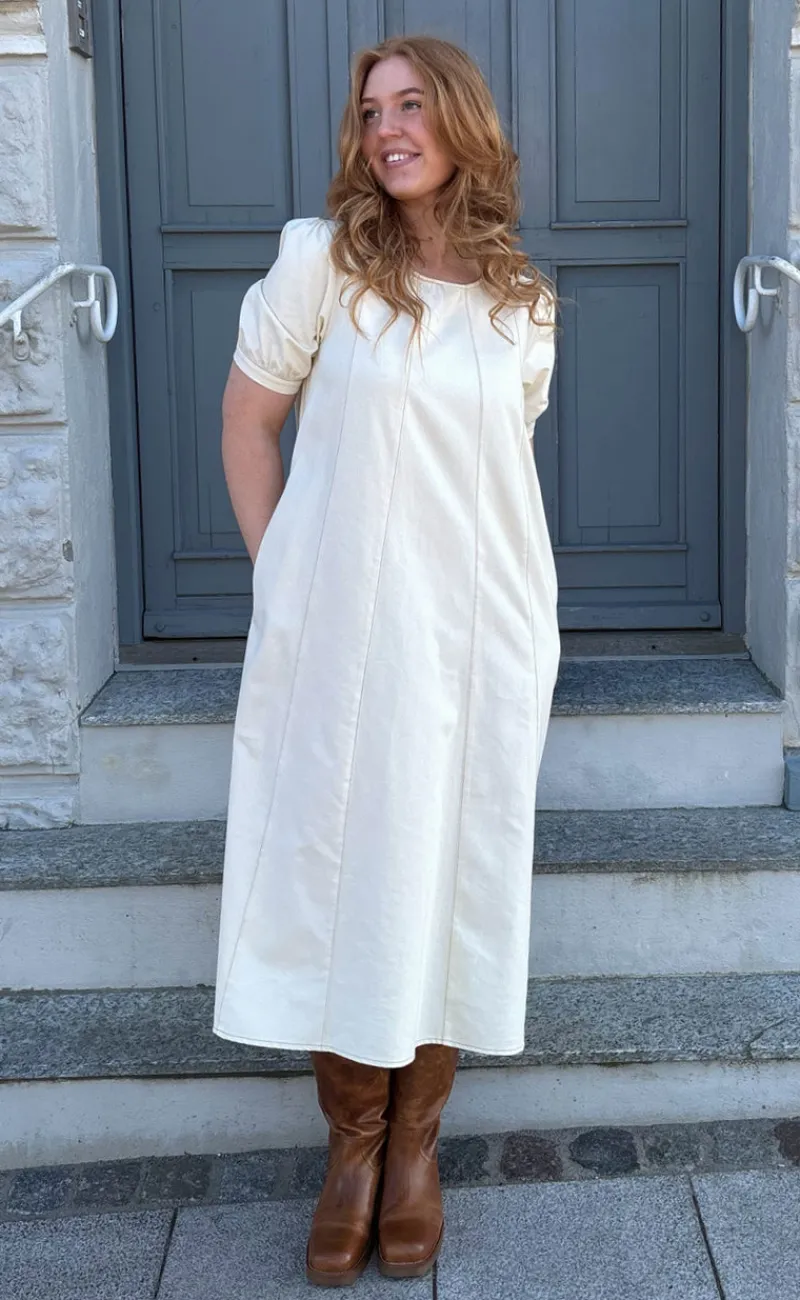 Best Kjole - Daniella Denim - Creme W. Brown Stitches Kjoler