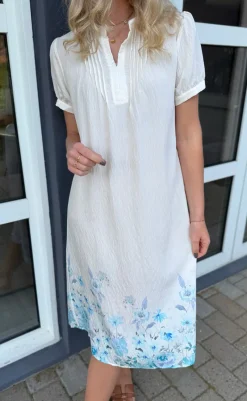 Discount Kjole - Nina - Off White W. Blue Flowers Kjoler