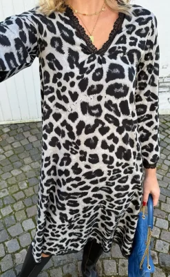 Online Kjole - Safina - Grey Leopard Kjoler