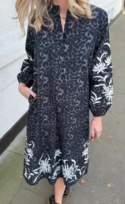 New Kjole - Tilde Long - Grey Leopard Kjoler