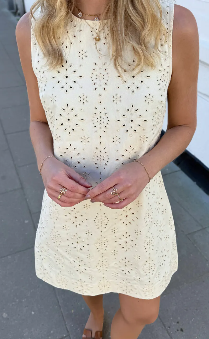 Kjole - Maja - Off White Denim W. Embroidery Kjoler