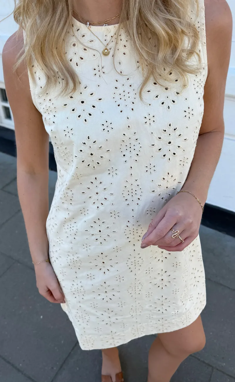Kjole - Maja - Off White Denim W. Embroidery Kjoler